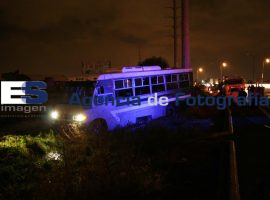 Atacan Camion PGJ - ES imagen agencia de fotografía