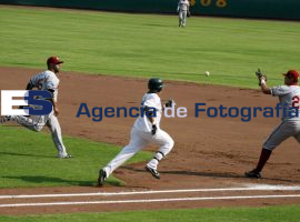 Pericos vs Petroleros - ES imagen agencia de fotografía