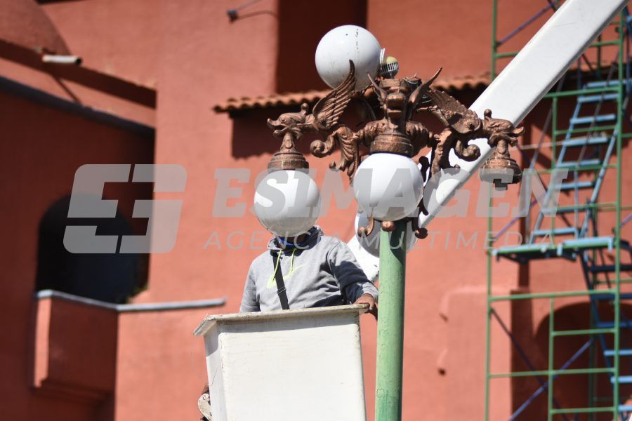 Realizan cambios de luminarias en la capital Agencia de Fotografía Es