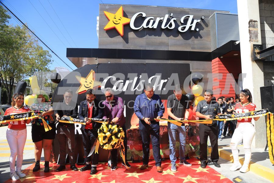 Apertura De Carls Jr En Pabellón Serdán Agencia De Fotografía Es Imagen