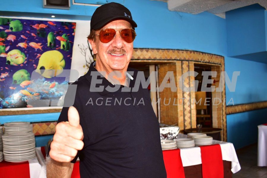 Muere Benito Castro el “Kin Kin” de Acapulco - Agencia de Fotografía Es ...