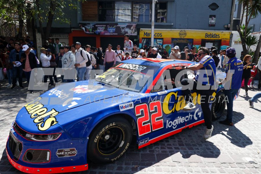 Juarez Racing Nascar Exposición de vehículos NASCAR en Av. Juárez - Agencia de Fotografía Es ...