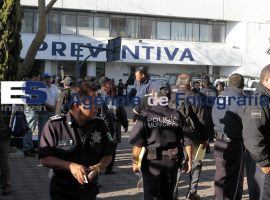 Reintegran  policías Estatales   - ES imagen agencia de fotografía