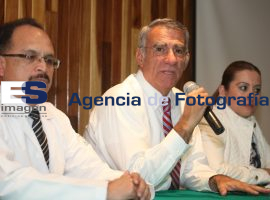 Busca IMSS Puebla frenar desabasto de medicinas - ES imagen agencia de fotografía