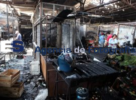 Locatarios en incendio en Mercado 5 de Mayo - ES imagen agencia de fotografía