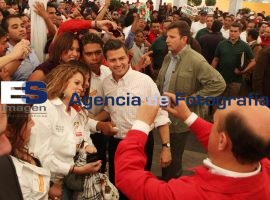 Se reune Peña Nieto con bases del PRI - ES imagen agencia de fotografía