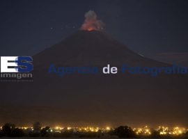 Incandesencia en el Popocatépetl - ES imagen agencia de fotografía