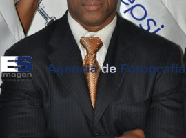 Presentan a Julio Franco como nuevo manager de Pericos - ES imagen agencia de fotografía