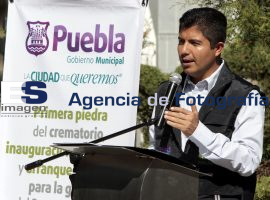 Colocan primera piedra crematorio municipal - ES imagen agencia de fotografía