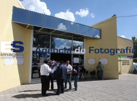 Trabajadores de Salud piden renuncia de Genaro Ramírez - ES imagen agencia de fotografía