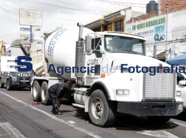 Camión revolvedor atropella a mujer - ES imagen agencia de fotografía