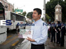 Eduardo Rivera volanteo informe - ES imagen agencia de fotografía