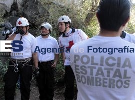 Capacitación del heroico cuerpo de bomberos - ES imagen agencia de fotografía
