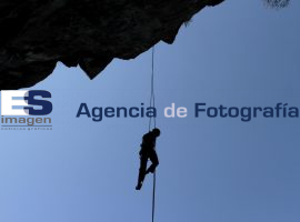 Capacitación del heroico cuerpo de bomberos - ES imagen agencia de fotografía