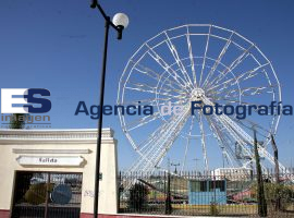 Desmantelan juegos Valle Fantástico - ES imagen agencia de fotografía