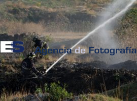 Incendio por toma clandestina a ducto de PEMEX - ES imagen agencia de fotografía