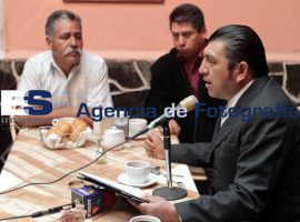Acusan a la CTM de provocaciones a transportistas no afiliados - ES imagen agencia de fotografía