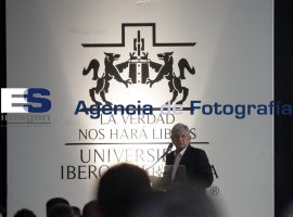 AMLO con estudiantes de la UIA - ES imagen agencia de fotografía
