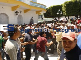 Se enfrentan grupos opositores en Acatzingo - ES imagen agencia de fotografía