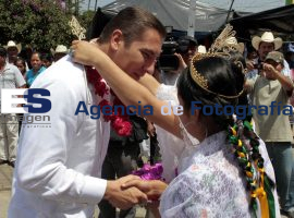 Entregan Recursos al Campo - ES imagen agencia de fotografía
