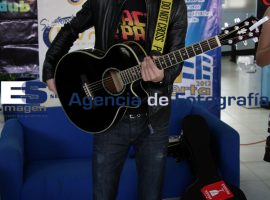 Juan Solo cantautor poblano - ES imagen agencia de fotografía