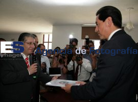 Enrique Doger se registra ante el IFE - ES imagen agencia de fotografía