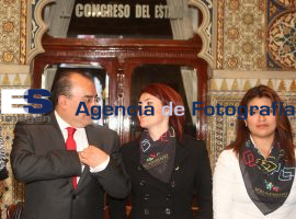 Diputados donarán a Cruz Roja - ES imagen agencia de fotografía
