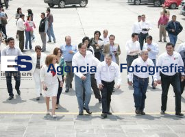 Candidatos PRI ofrenda floral hermanos Serdán - ES imagen agencia de fotografía