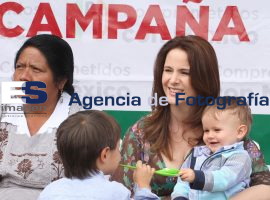 Inaugura su casa de campaña Nancy de la Sierra - ES imagen agencia de fotografía