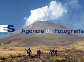 Realizan ceremonia en el ombligo del Popocatépetl - ES imagen agencia de fotografía