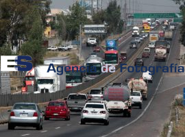 Vehiculos autopista Puebla-Orizaba - ES imagen agencia de fotografía