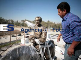 Restauración estatua a Zaragoza - ES imagen agencia de fotografía