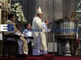 Misa de Pascua - ES imagen agencia de fotografía