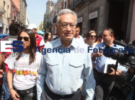 Se reune Bartlett con jovenes - ES imagen agencia de fotografía