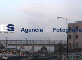 Continúan emanaciones de ceniza del Popocatepetl - ES imagen agencia de fotografía