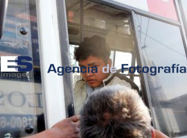 Atropella microbus a señora - ES imagen agencia de fotografía