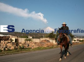 Habitantes zonas aledañas volcán Popocatepetl  - ES imagen agencia de fotografía