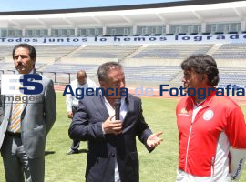 Visita Enrique Agüera entrenamiento de Lobos Buap - ES imagen agencia de fotografía
