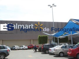 Se reavivan protestas contra Walmart - ES imagen agencia de fotografía