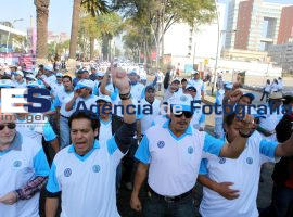 Marchan sindicatos por el día del trabajo - ES imagen agencia de fotografía
