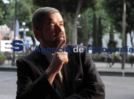 De la Fuente visitante distinguido - ES imagen agencia de fotografía