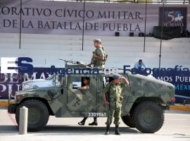 Ensayo general desfile 5 de Mayo - ES imagen agencia de fotografía