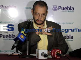 Fabre explica procesos de limpia  - ES imagen agencia de fotografía