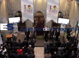 Develan busto de Zaragoza - ES imagen agencia de fotografía