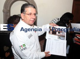 Acusa Doger a Sedesol de hacer campaña con Oportunidades - ES imagen agencia de fotografía
