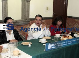 Reunión Doger y Mujeres - ES imagen agencia de fotografía