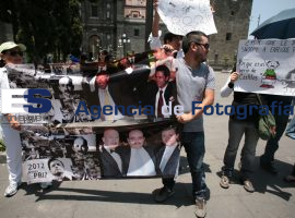 Realizan marcha contra Peña Nieto - ES imagen agencia de fotografía