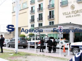 Encuentran camioneta con arma de fuego - ES imagen agencia de fotografía