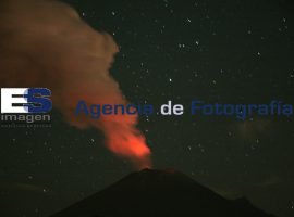 Imagen nocturna volcán Popocatepetl - ES imagen agencia de fotografía