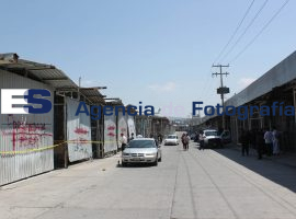 Policia resguarda terrenos en litigio del tianguis de Texmelucan - ES imagen agencia de fotografía